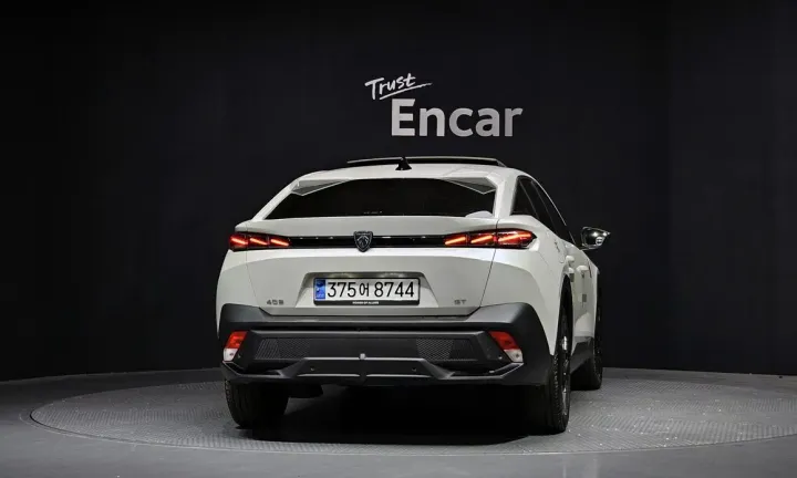 Peugeot 408