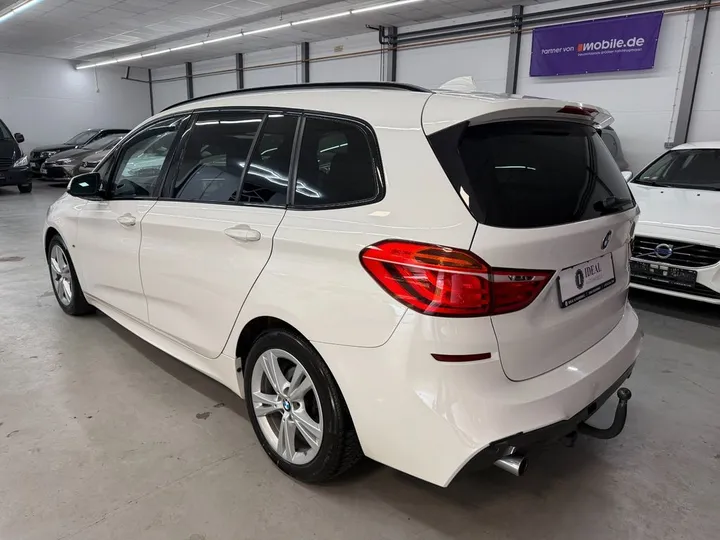 BMW 220