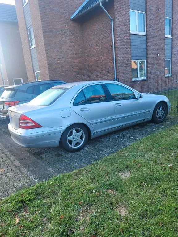 Mercedes-Benz C 180