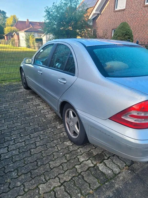Mercedes-Benz C 180