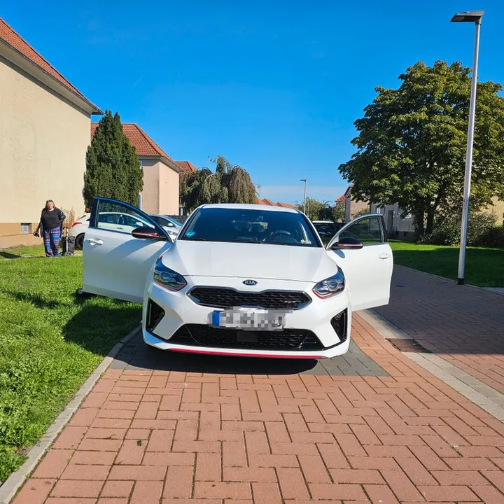 Kia pro cee'd / ProCeed