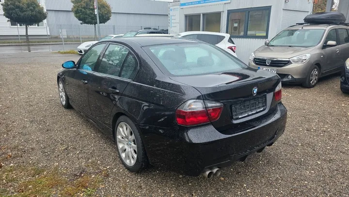 BMW 323