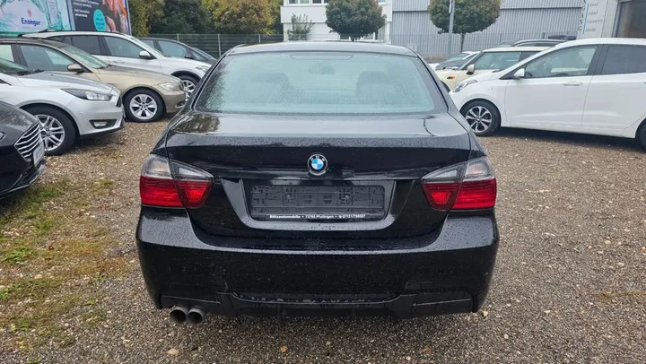 BMW 323