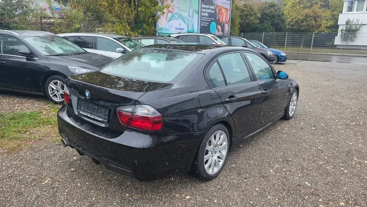 BMW 323