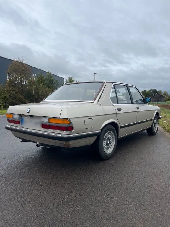 BMW 520