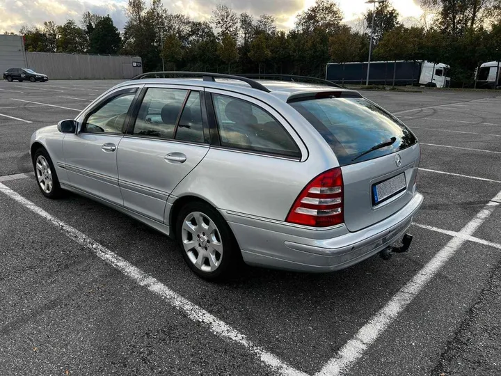 Mercedes-Benz C 220