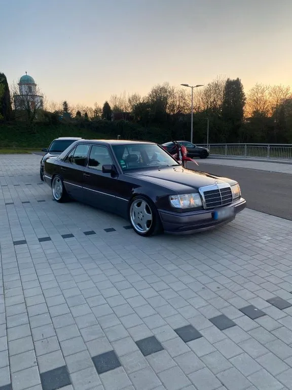 Mercedes-Benz 260