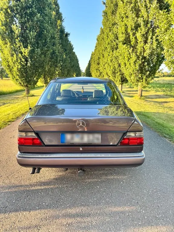 Mercedes-Benz 260