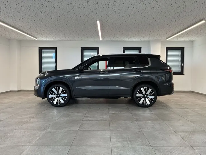 Mitsubishi Plug-in Hybrid Outlander