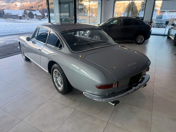 Ferrari 330
