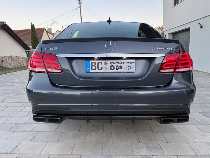 Mercedes-Benz E 63 AMG