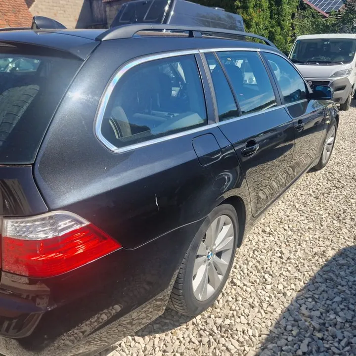 BMW 523