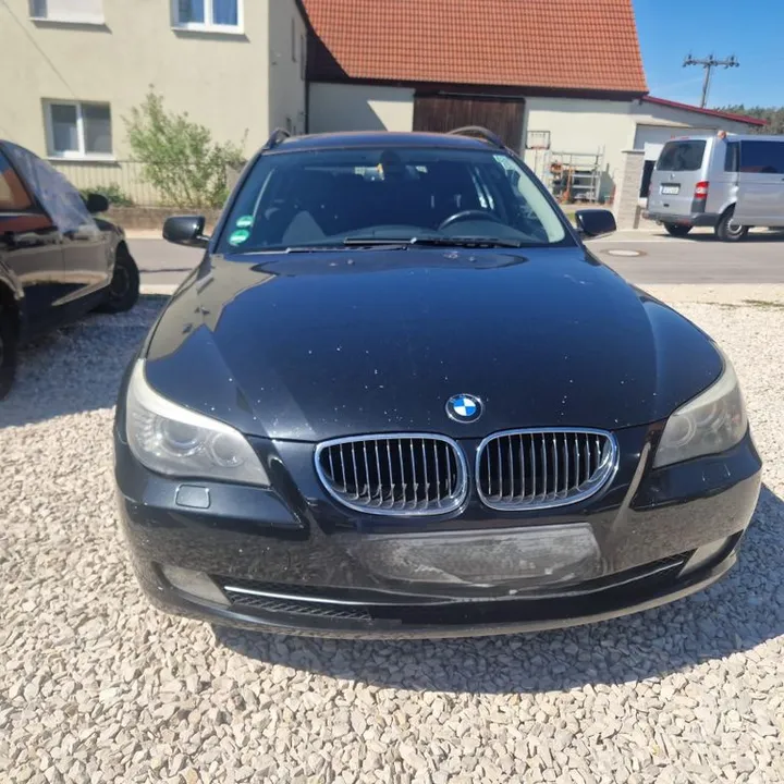 BMW 523