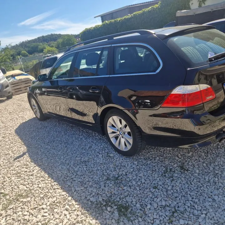 BMW 523