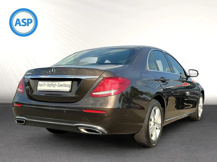 Mercedes-Benz E 200