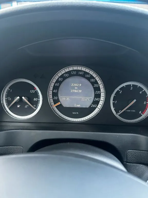 Mercedes-Benz C 220