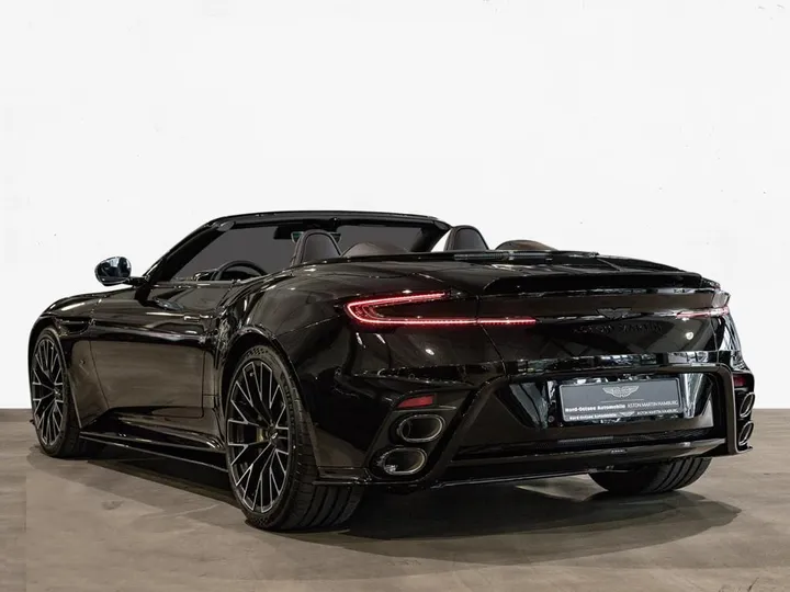 Aston Martin DB12