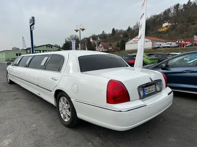 Lincoln Town Car