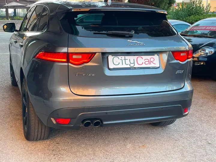 Jaguar F-Pace