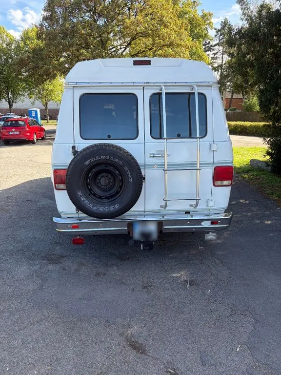 Chevrolet Chevy Van
