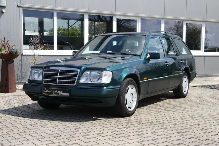 Mercedes-Benz E 200