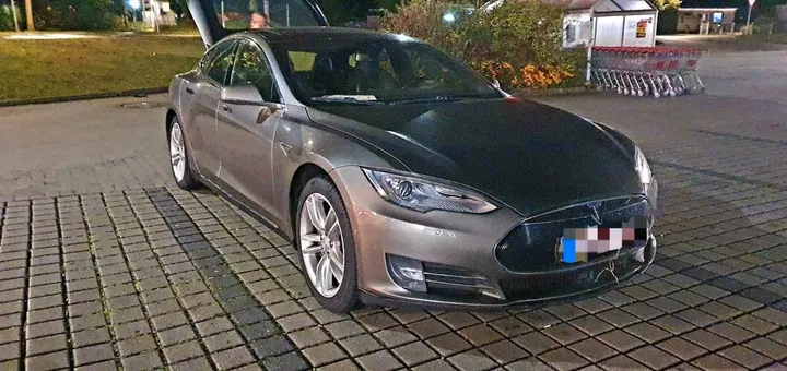 Tesla Model S