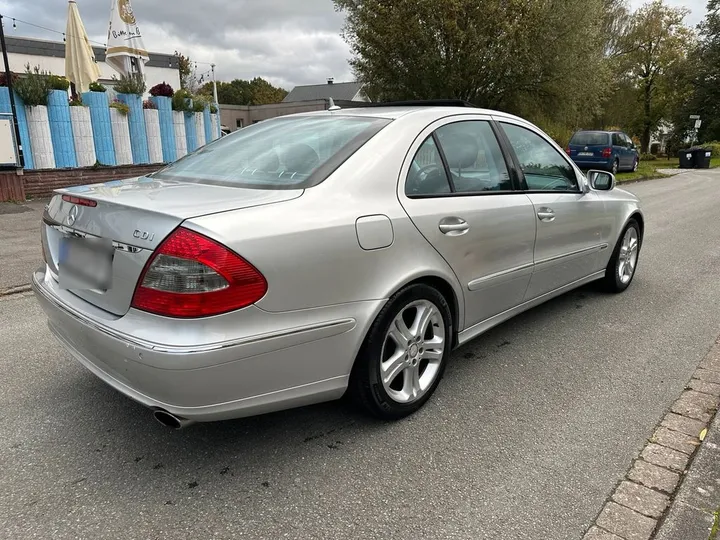 Mercedes-Benz E 280