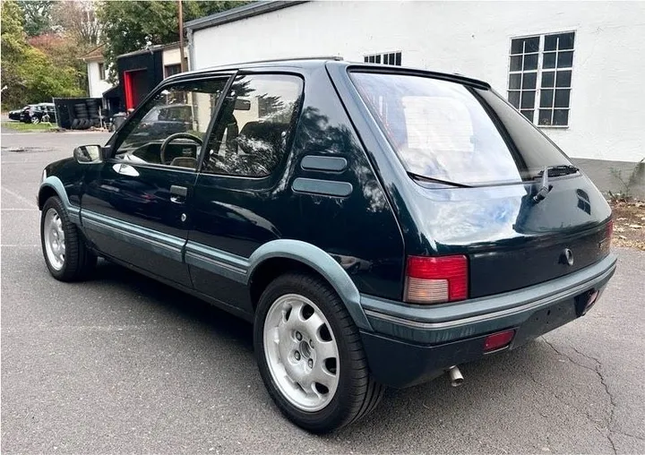 Peugeot 205