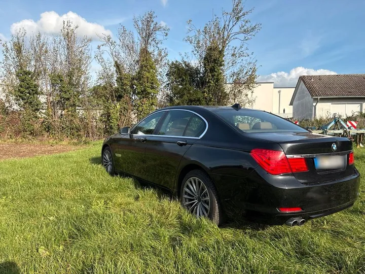 BMW 730