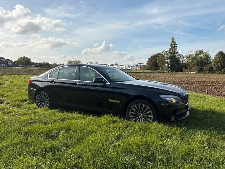 BMW 730