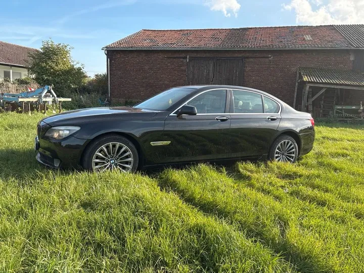 BMW 730