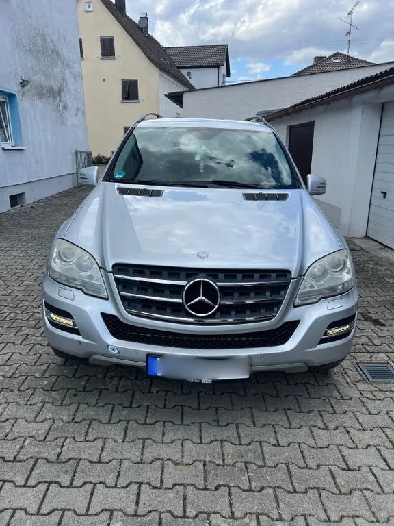 Mercedes-Benz ML 300