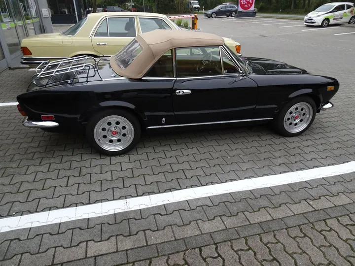 Fiat 124 Spider