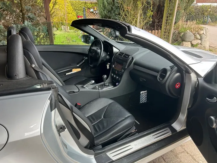 Mercedes-Benz SLK 200