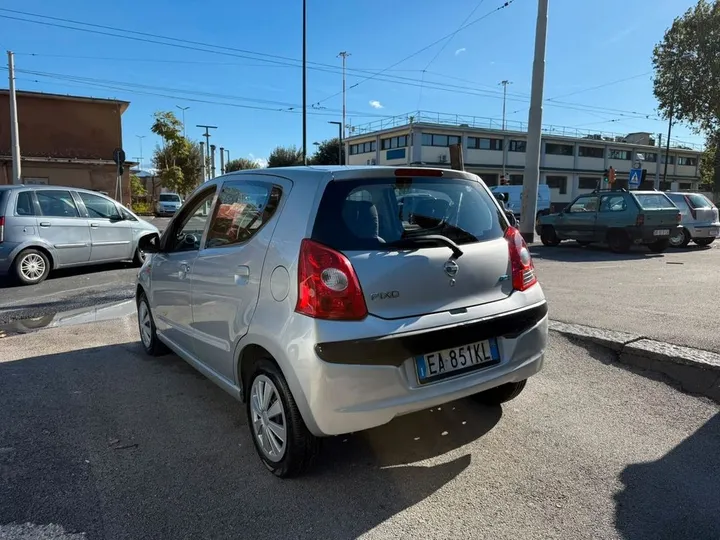 Nissan Pixo