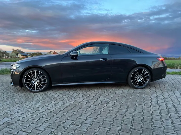 Mercedes-Benz E 220