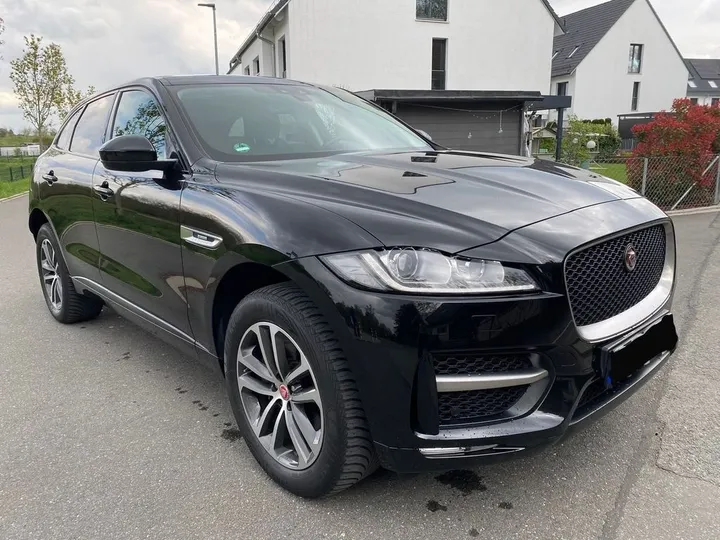 Jaguar F-Pace