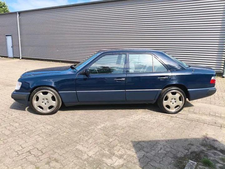Mercedes-Benz E 260