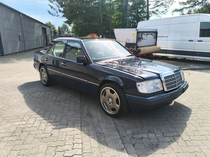 Mercedes-Benz E 260
