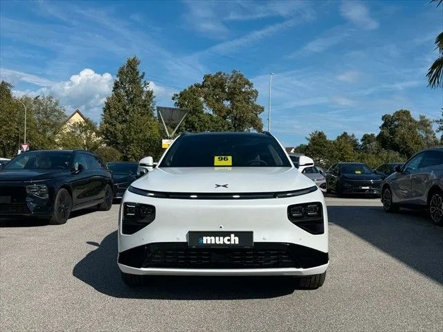XPENG G9