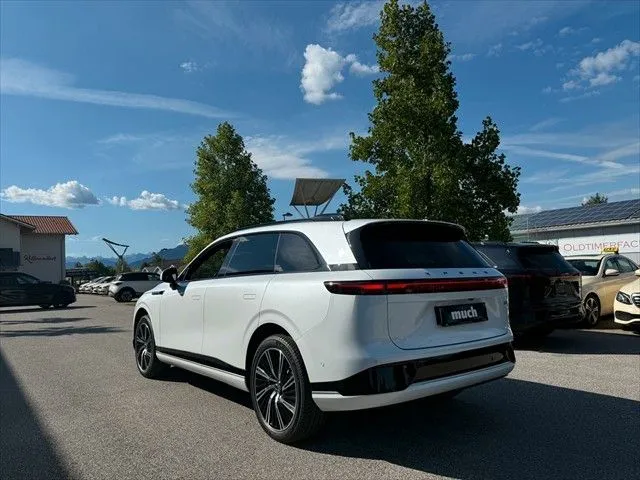 XPENG G9