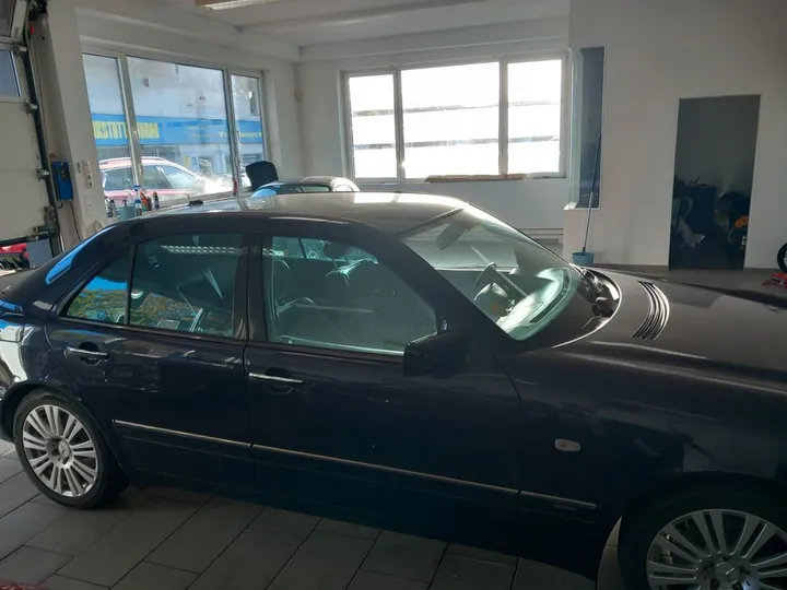 Mercedes-Benz E 430