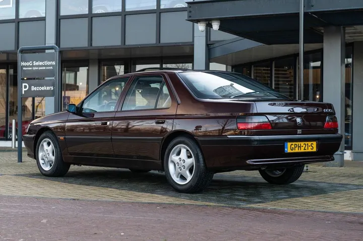 Peugeot 605