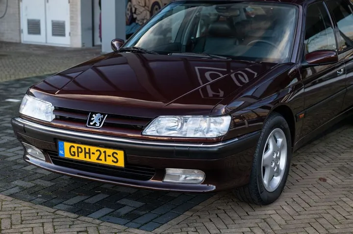 Peugeot 605