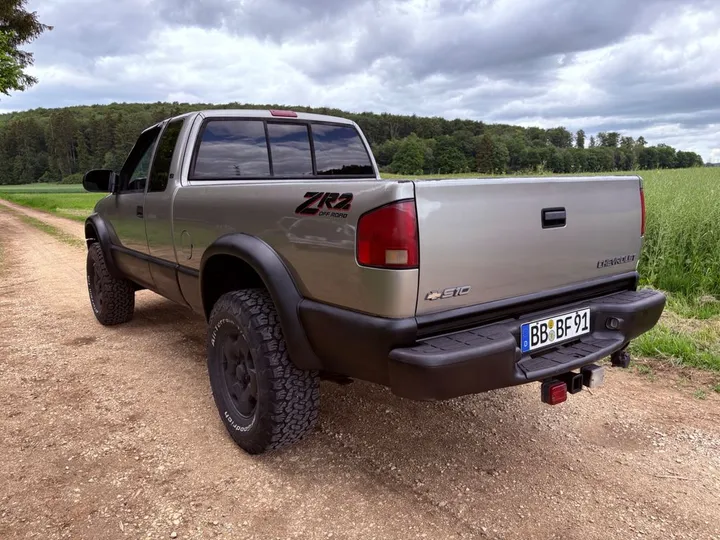 Chevrolet S-10