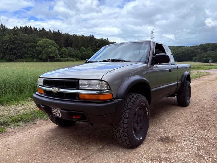 Chevrolet S-10