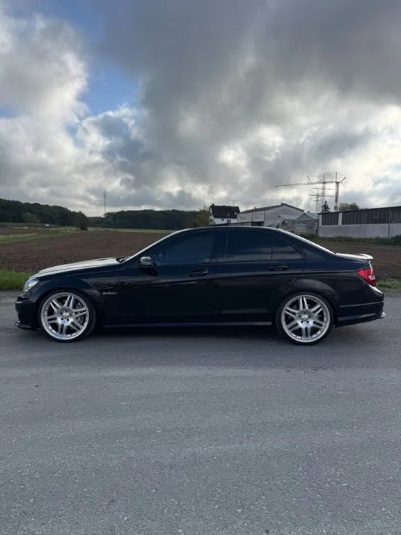 Mercedes-Benz C 63 AMG