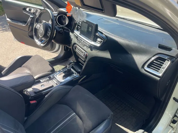 Kia pro cee'd / ProCeed