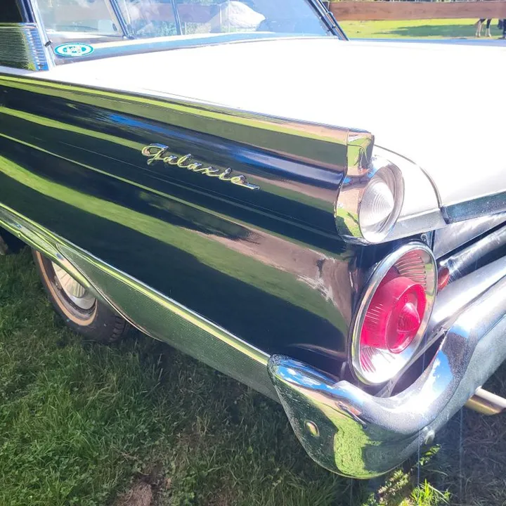 Ford Fairlane