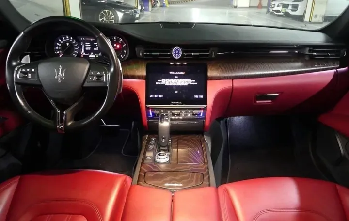 Maserati Quattroporte